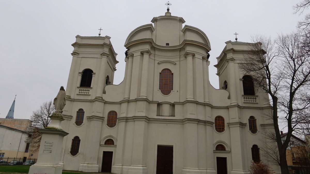 kościół pw. Matki Bożej Łaskawej i św. Wojciecha, Łowicz